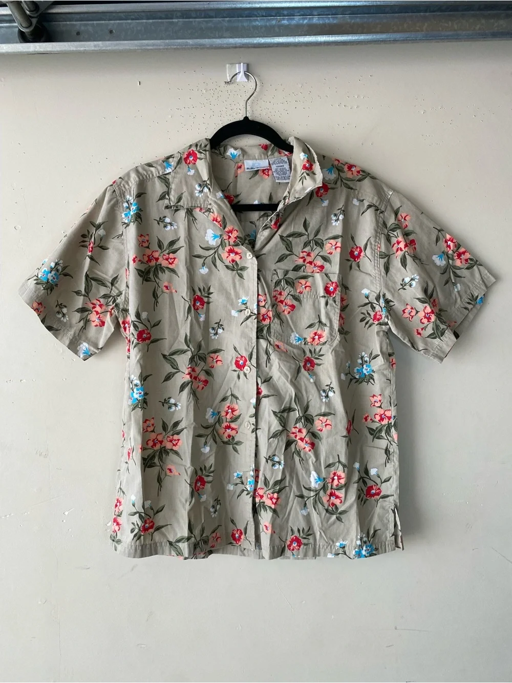 Vintage Bobbie Brooks Floral Blouse Large Flax Tan Red Button Down Shirt